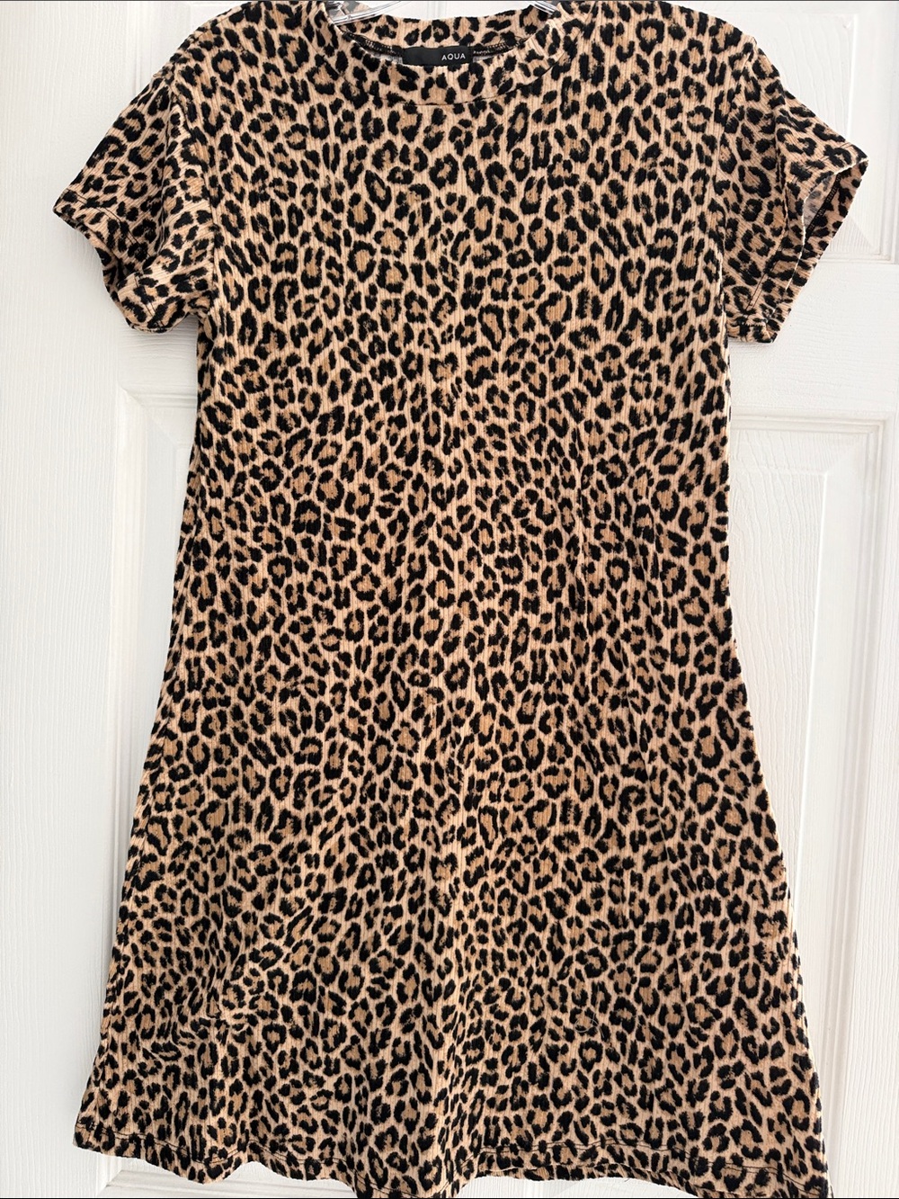 AQUA , short-sleeve mini dress featuring a leopard print
SZ:S